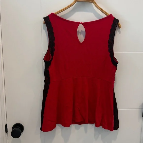 Torrid Vibrant Red sleeveless shirt size 0X - Picture 6 of 7
